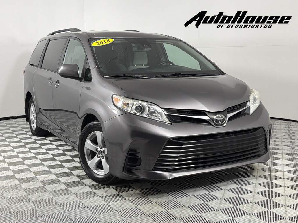 2018 Toyota Sienna Image 1