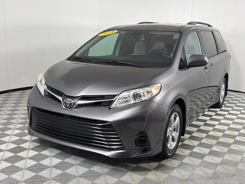 2018 Toyota Sienna Image 10