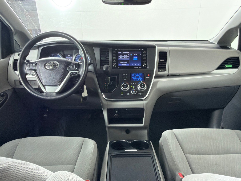 2018 Toyota Sienna Image 25