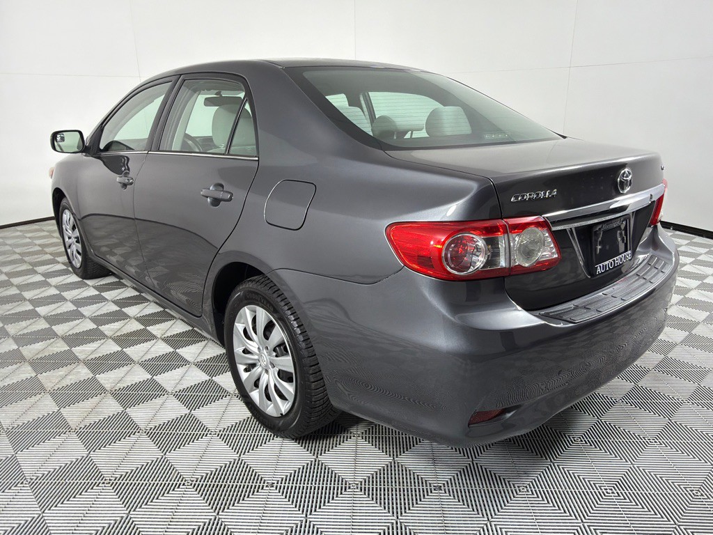 2013 Toyota Corolla Image 5