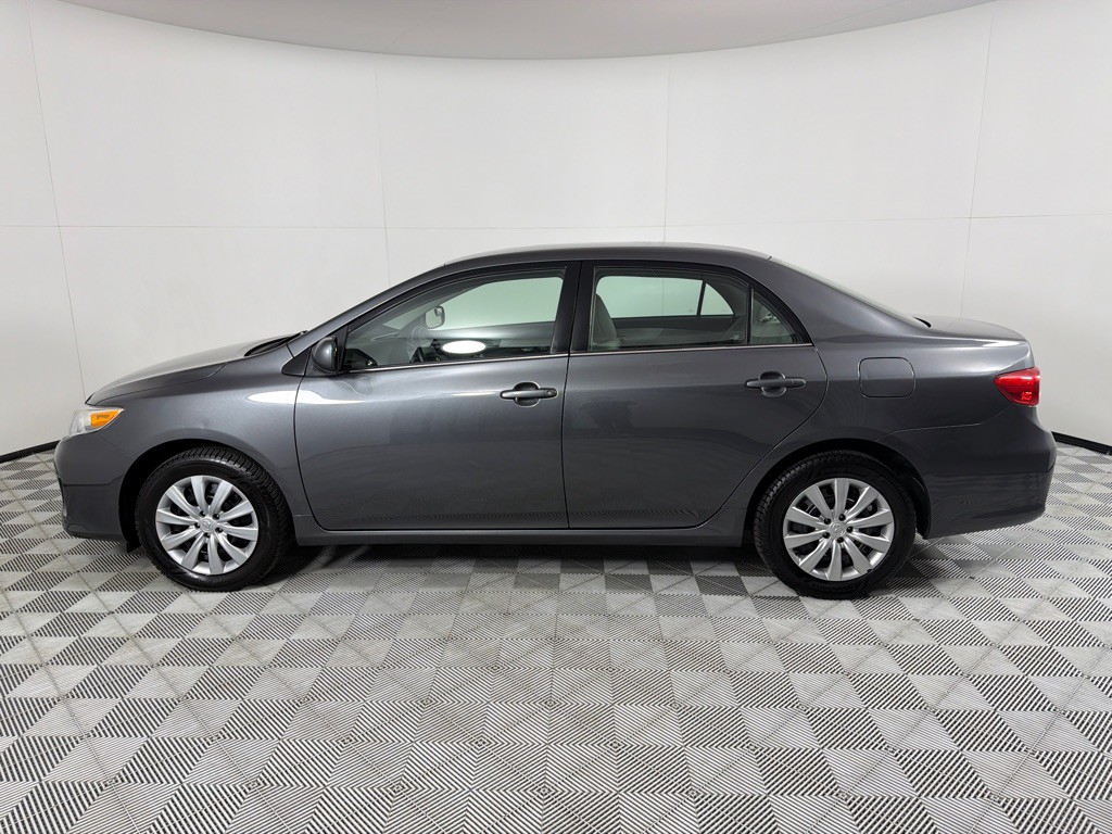 2013 Toyota Corolla Image 6