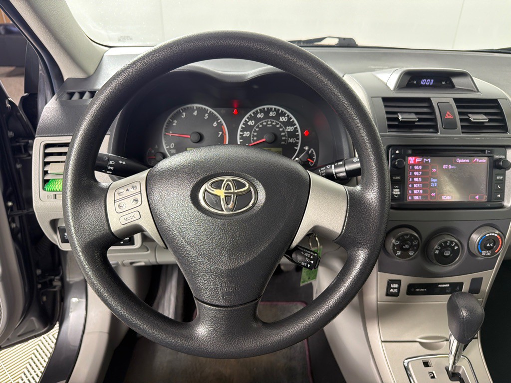 2013 Toyota Corolla Image 12