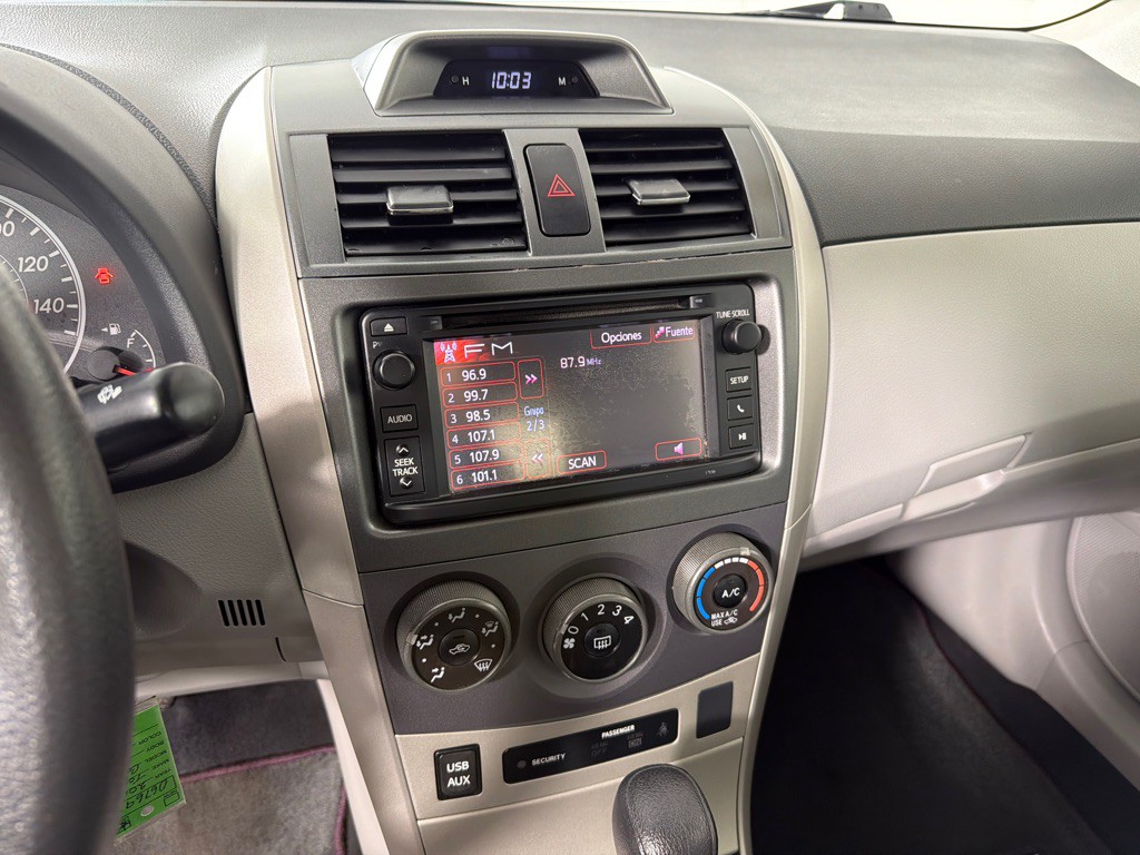 2013 Toyota Corolla Image 13