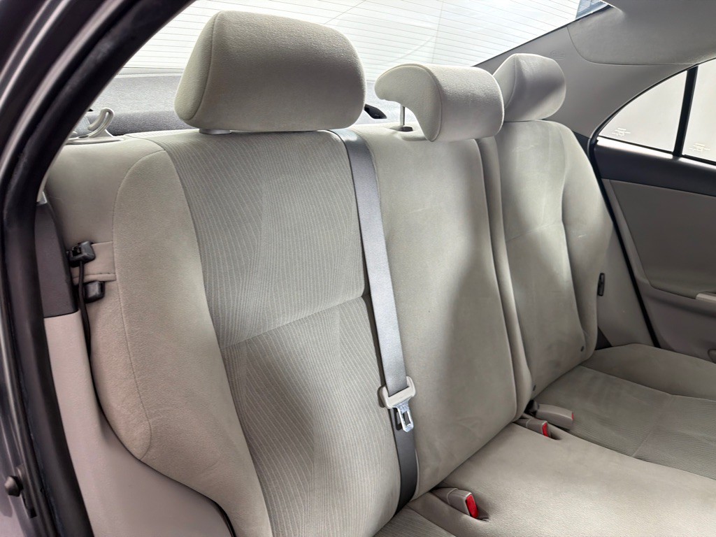 2013 Toyota Corolla Image 18