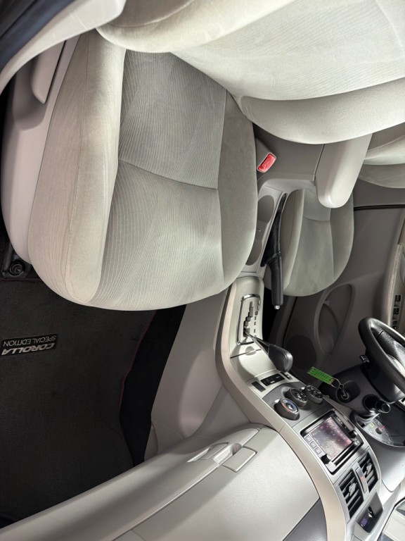 2013 Toyota Corolla Image 19