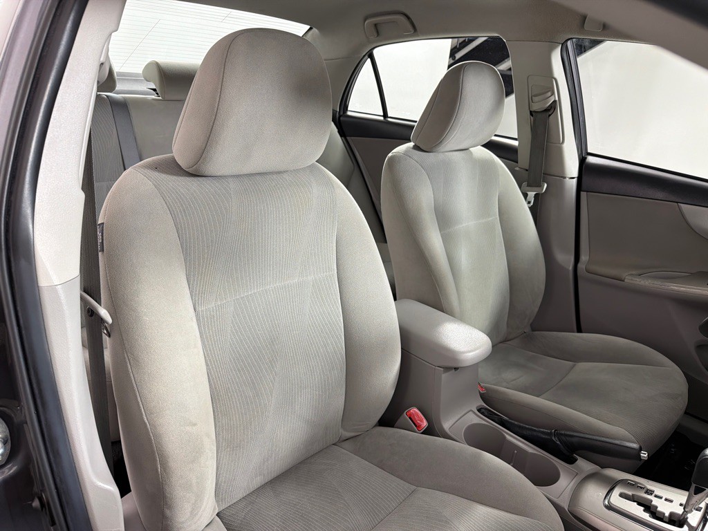 2013 Toyota Corolla Image 20
