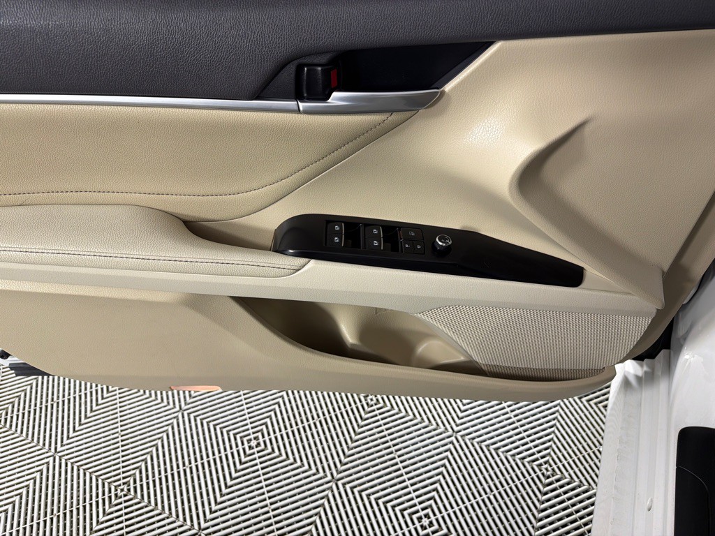 2018 Toyota Camry Image 11