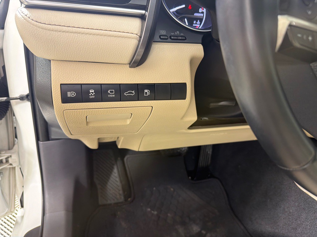 2018 Toyota Camry Image 15