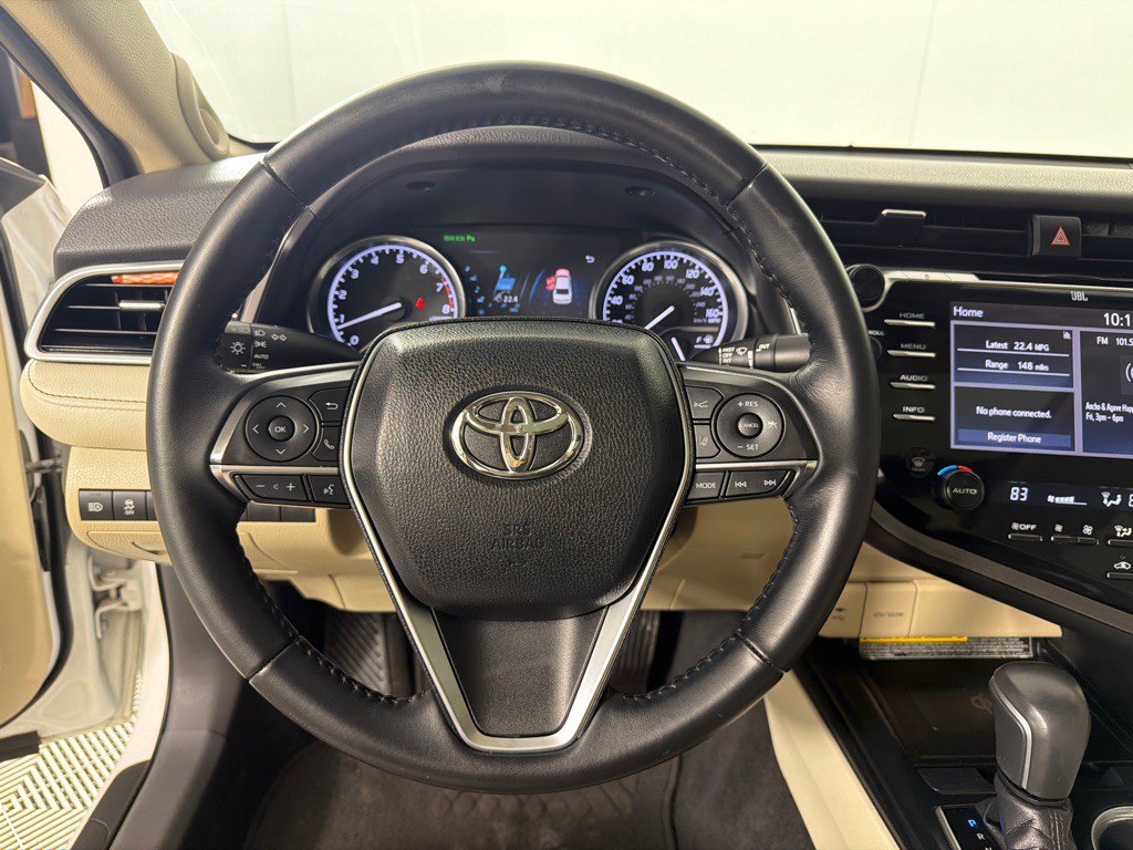 2018 Toyota Camry Image 16