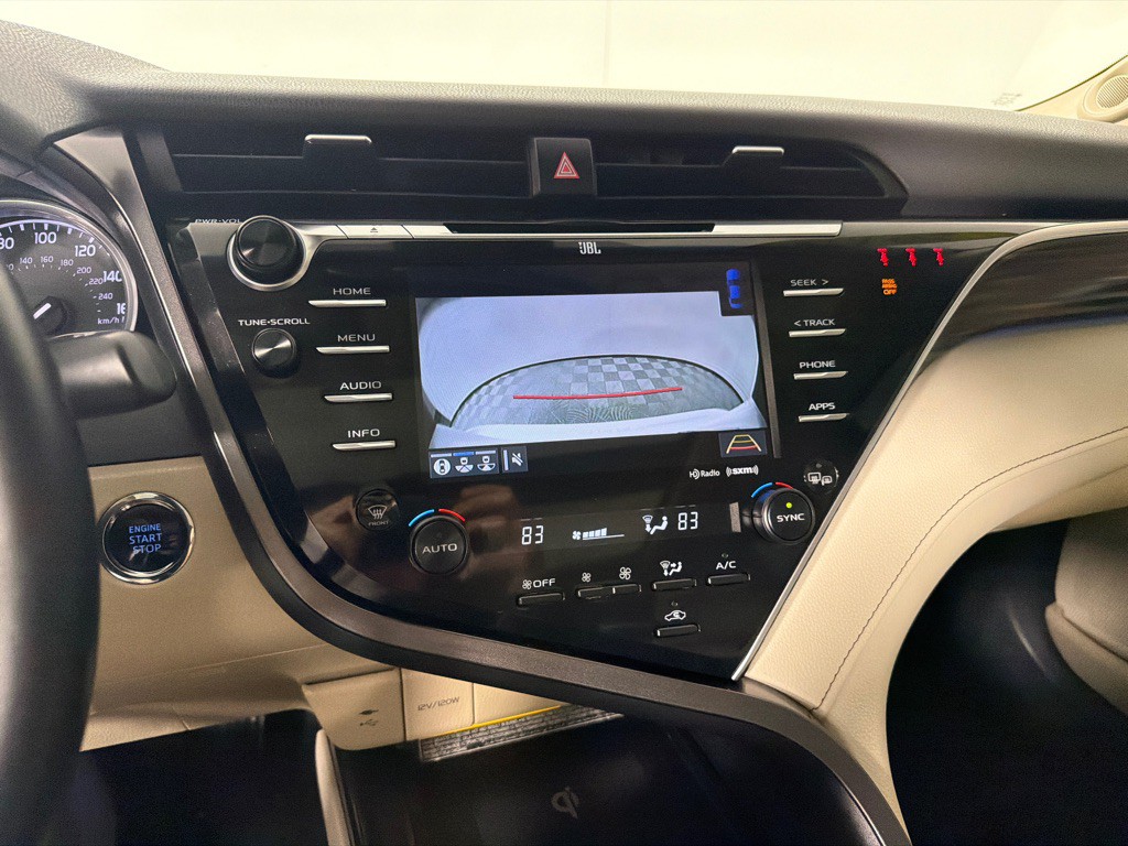 2018 Toyota Camry Image 18