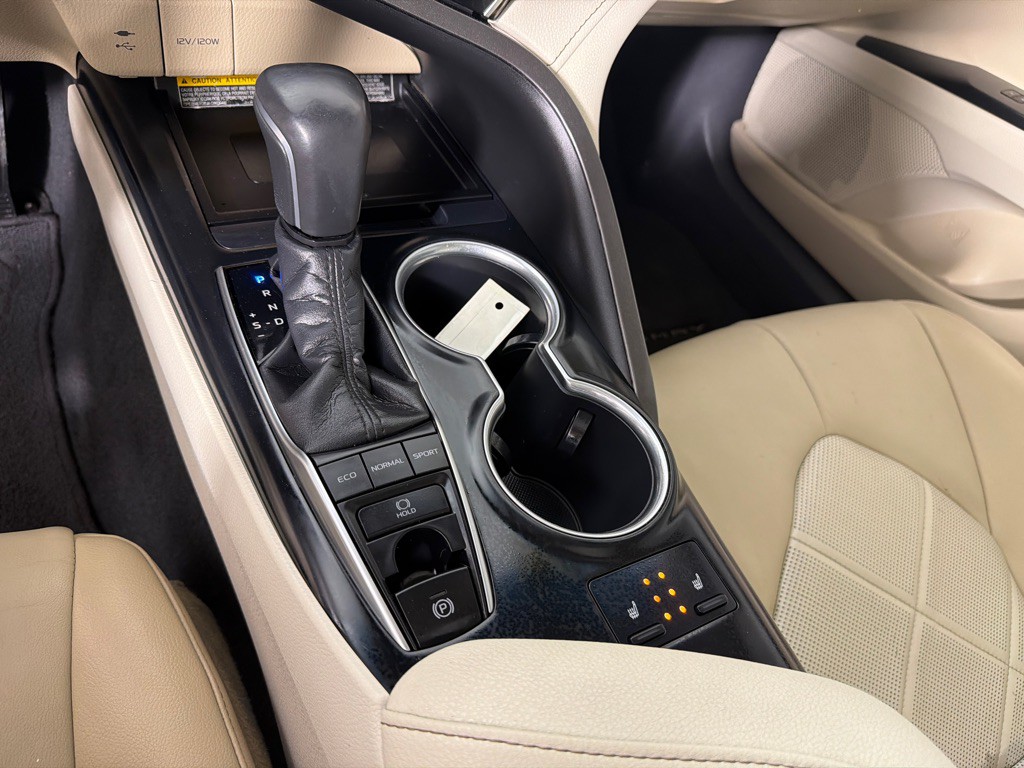 2018 Toyota Camry Image 19