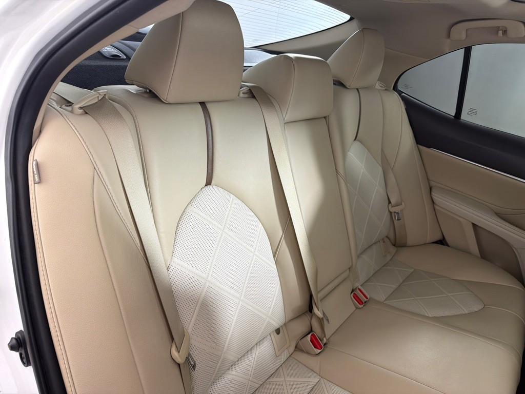 2018 Toyota Camry Image 23