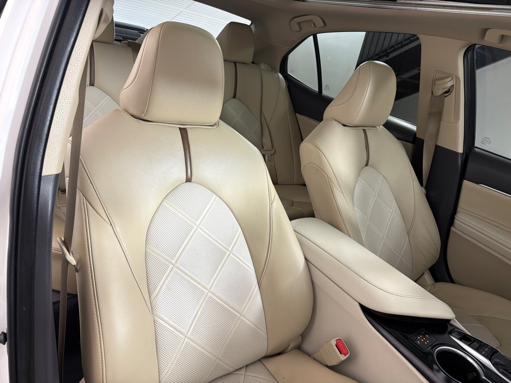 2018 Toyota Camry Image 24