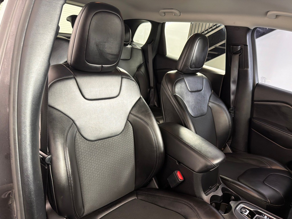 2020 Jeep Cherokee Image 25
