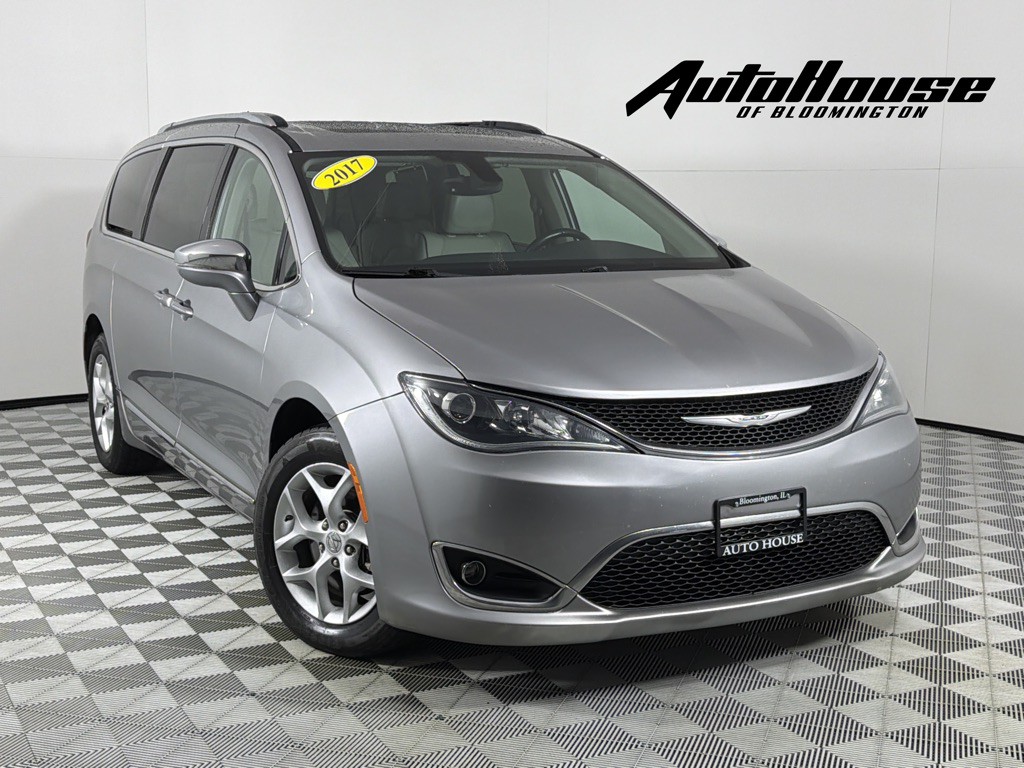 2017 Chrysler Pacifica Image 1
