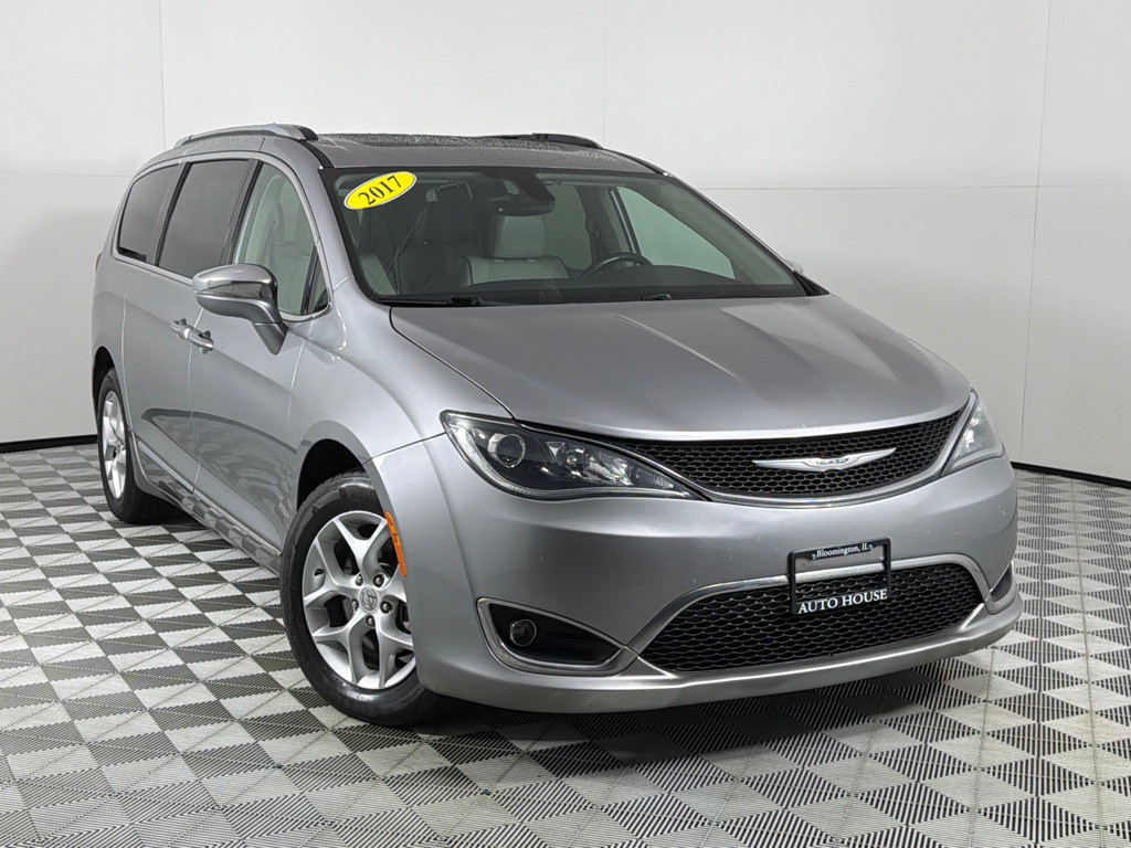 2017 Chrysler Pacifica Image 2