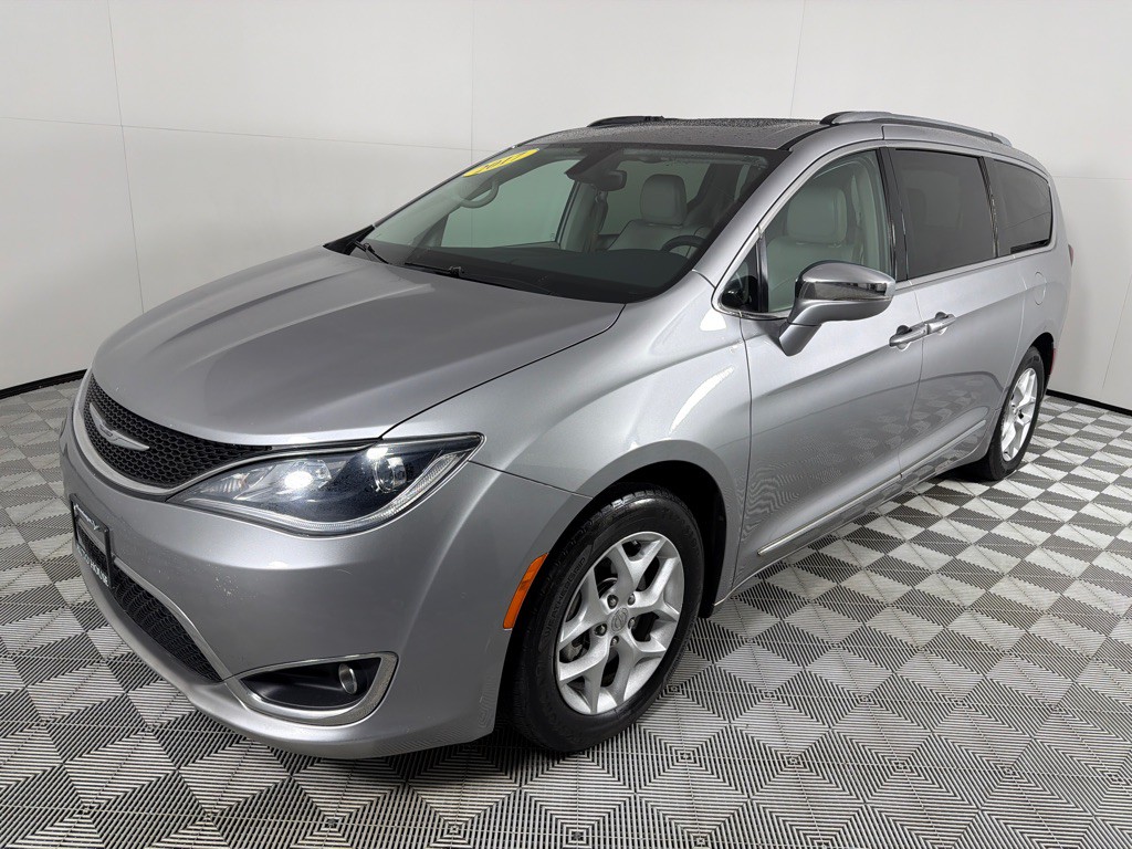 2017 Chrysler Pacifica Image 9