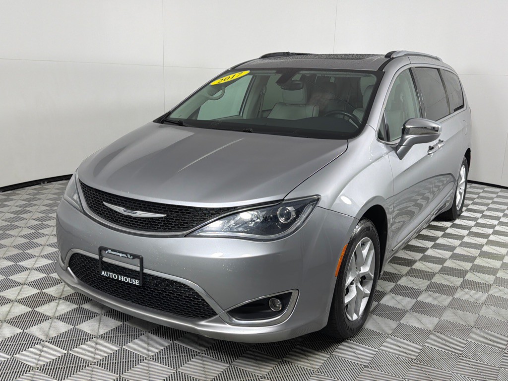 2017 Chrysler Pacifica Image 10