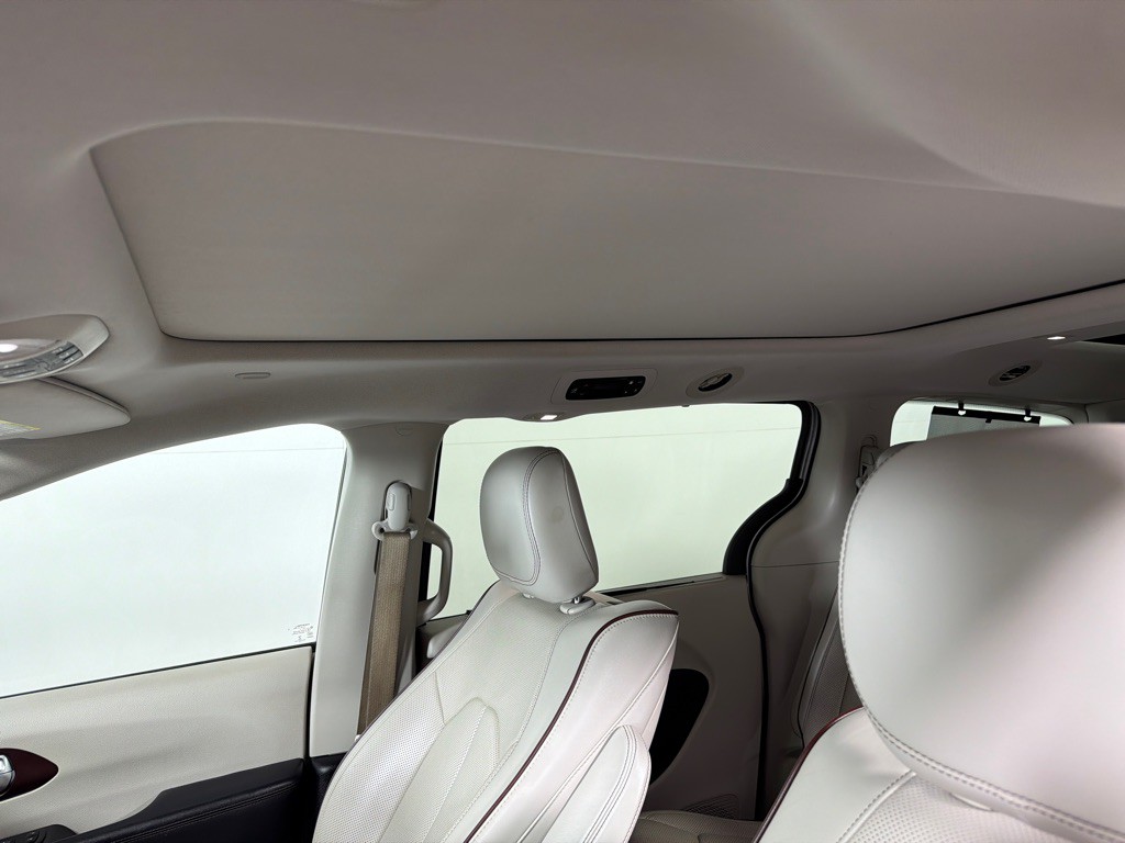 2017 Chrysler Pacifica Image 14
