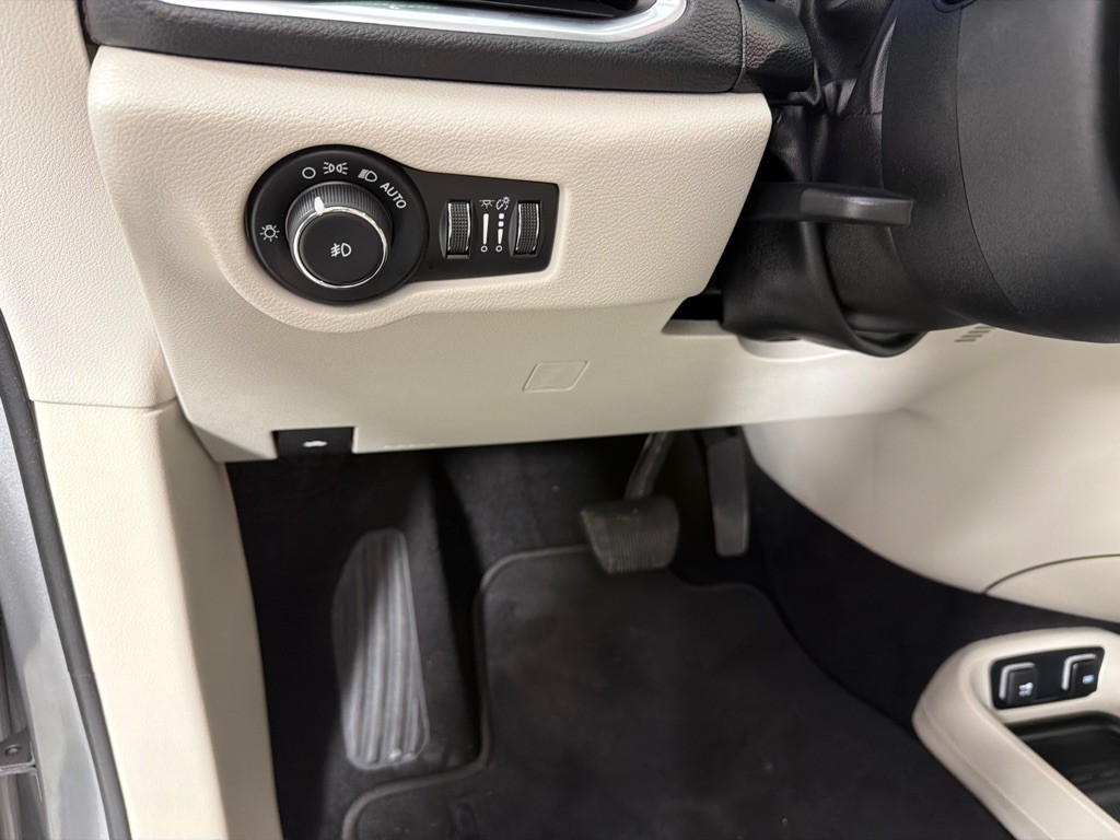 2017 Chrysler Pacifica Image 15
