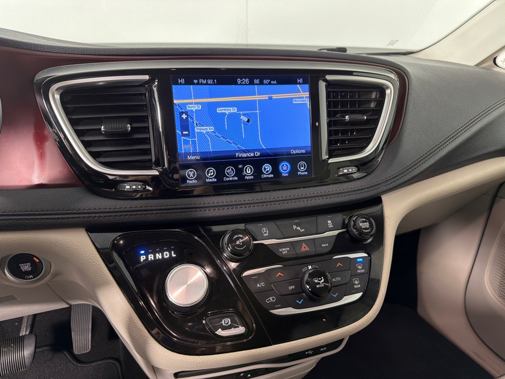 2017 Chrysler Pacifica Image 18