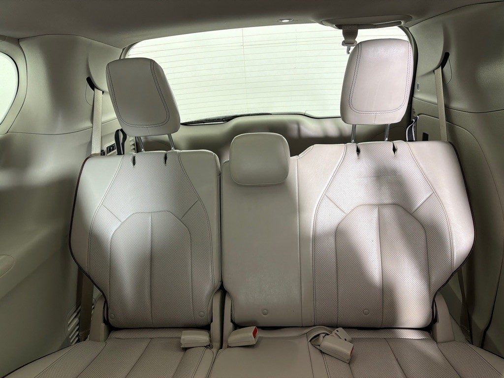 2017 Chrysler Pacifica Image 20