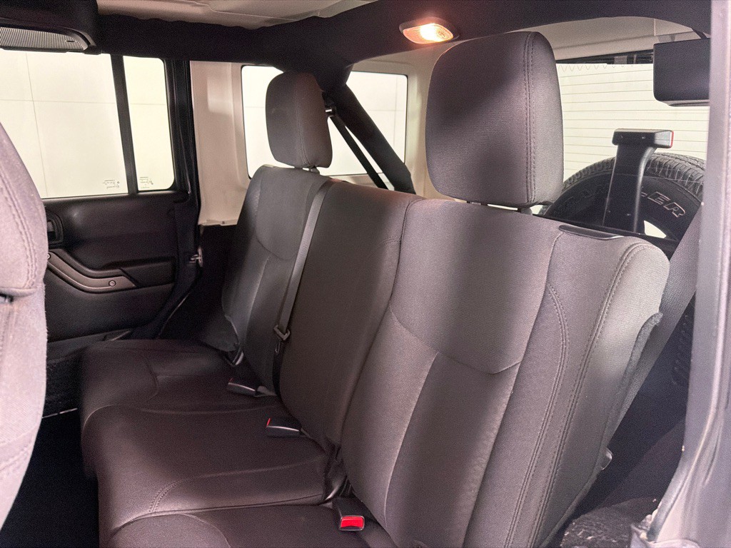 2017 Jeep Wrangler Unlimited Image 16