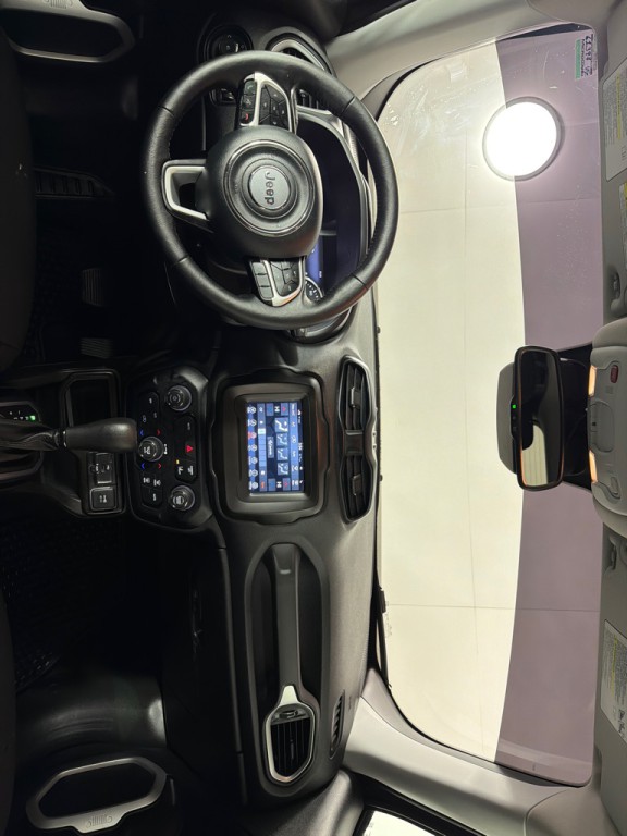 2021 Jeep Renegade Image 23