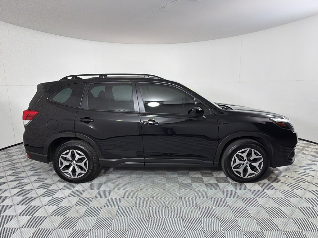 2023 Subaru Forester Image 4
