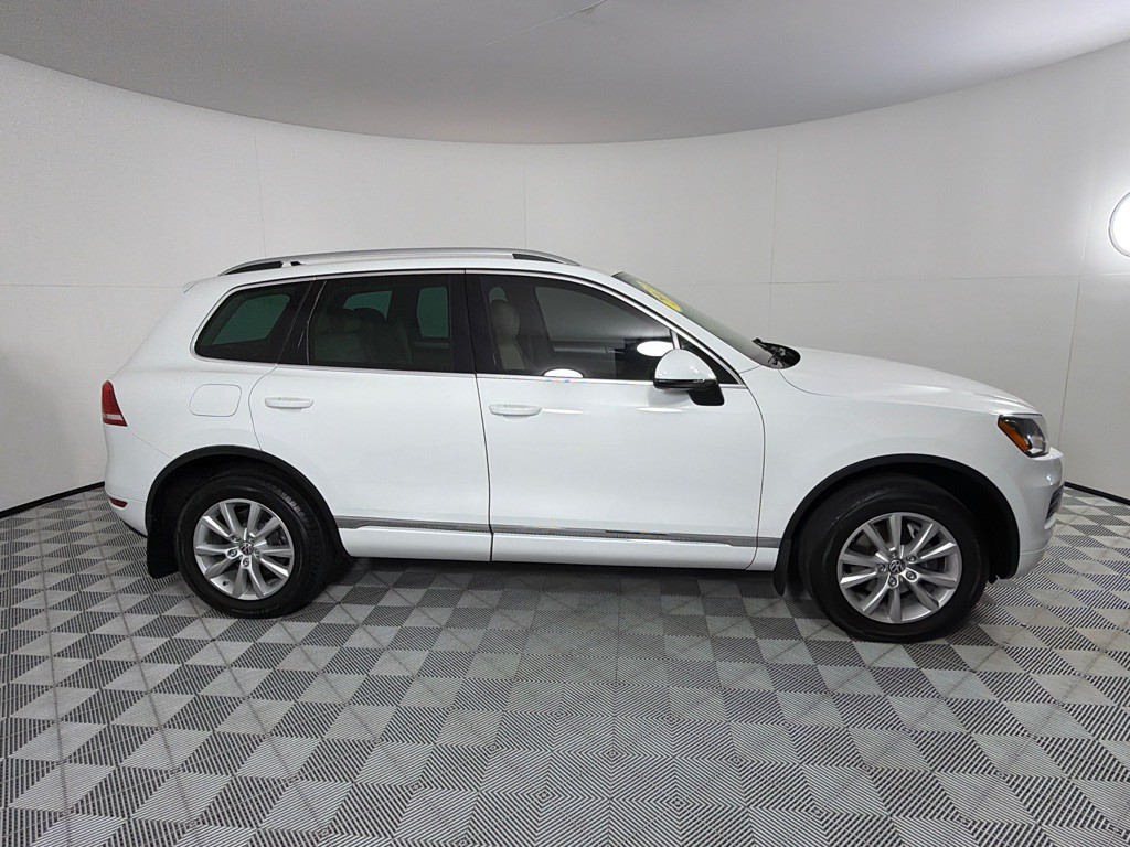 2013 Volkswagen Touareg Image 4