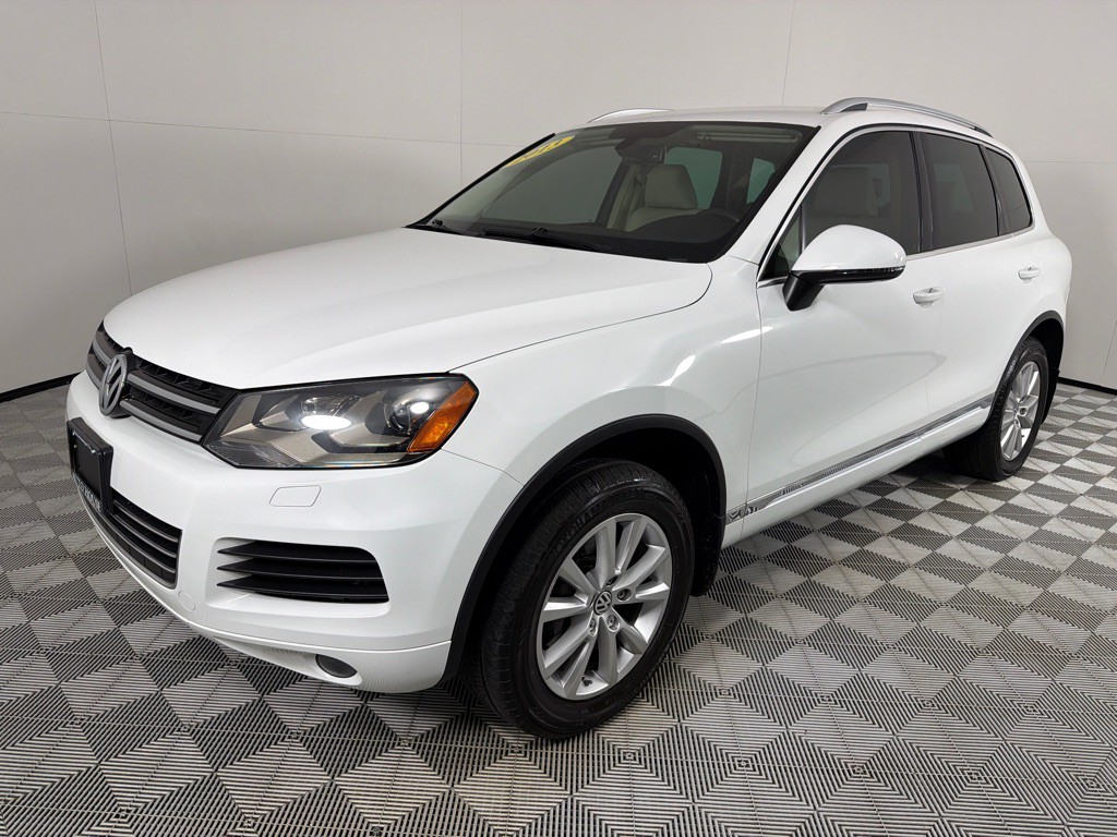 2013 Volkswagen Touareg Image 9