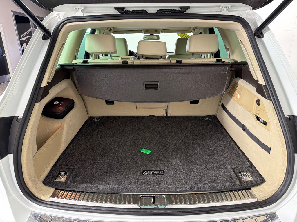 2013 Volkswagen Touareg Image 21