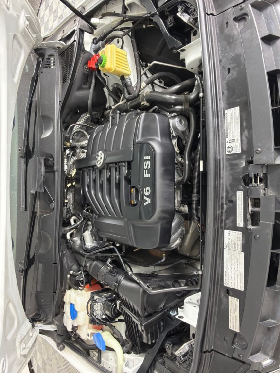 2013 Volkswagen Touareg Image 27