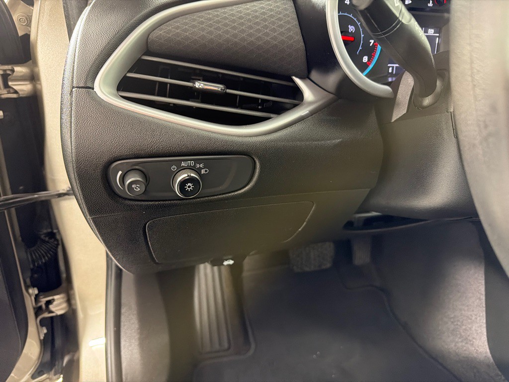 2022 Chevrolet Malibu Image 12