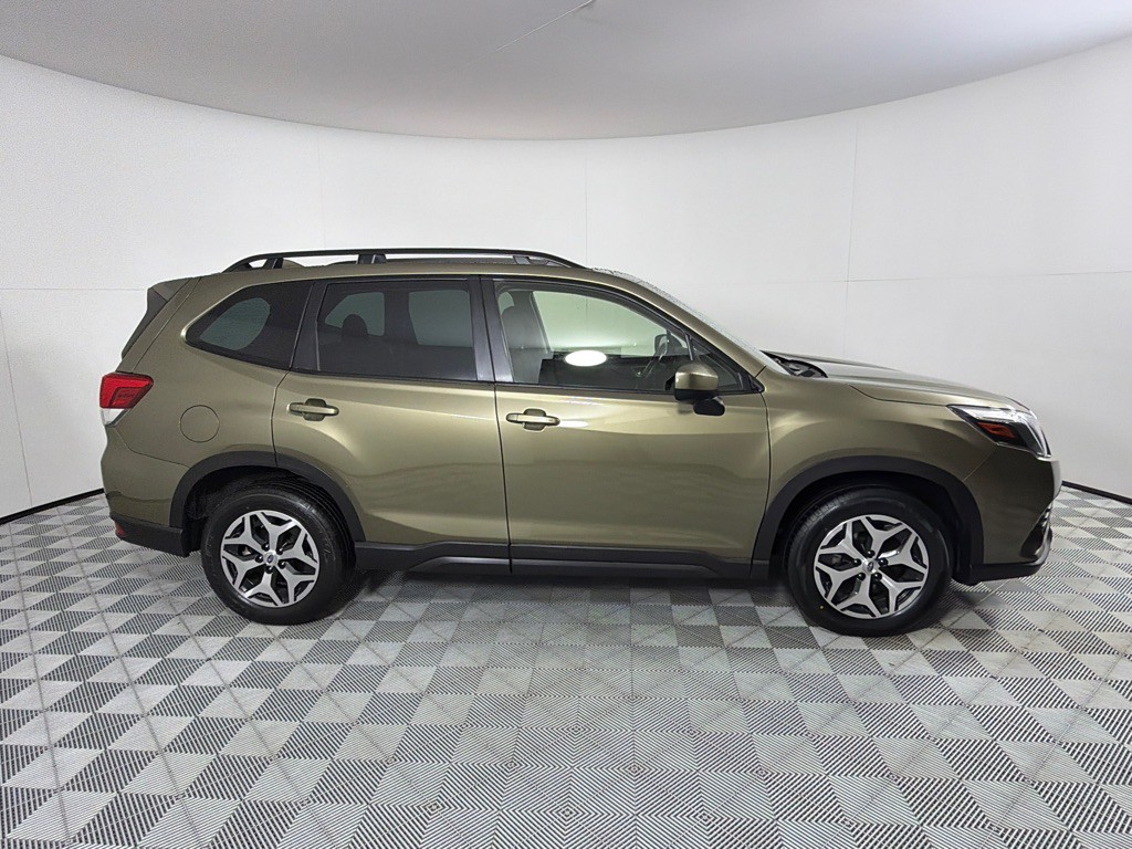 2023 Subaru Forester Image 4