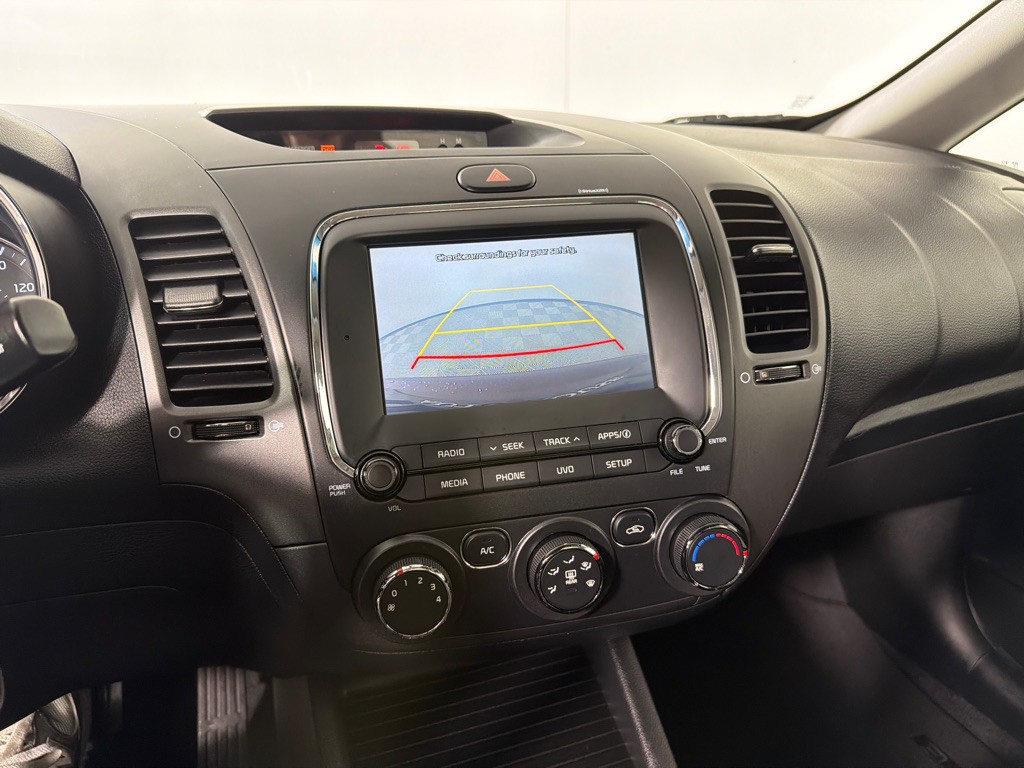 2018 Kia Forte Image 16