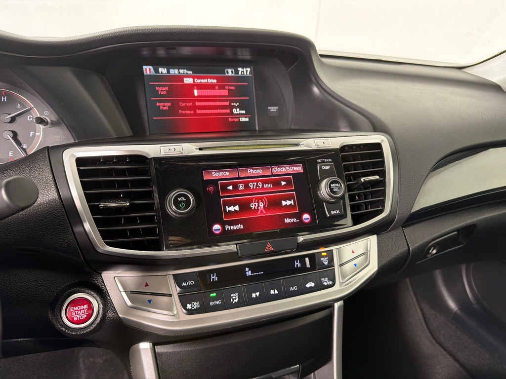 2013 Honda Accord Image 17