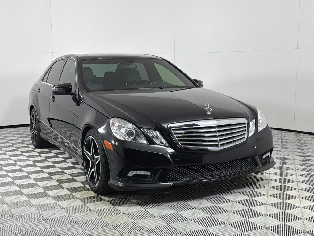 2011 Mercedes-Benz E-Class Image 3