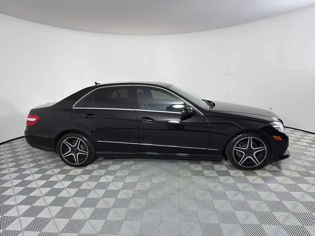 2011 Mercedes-Benz E-Class Image 4