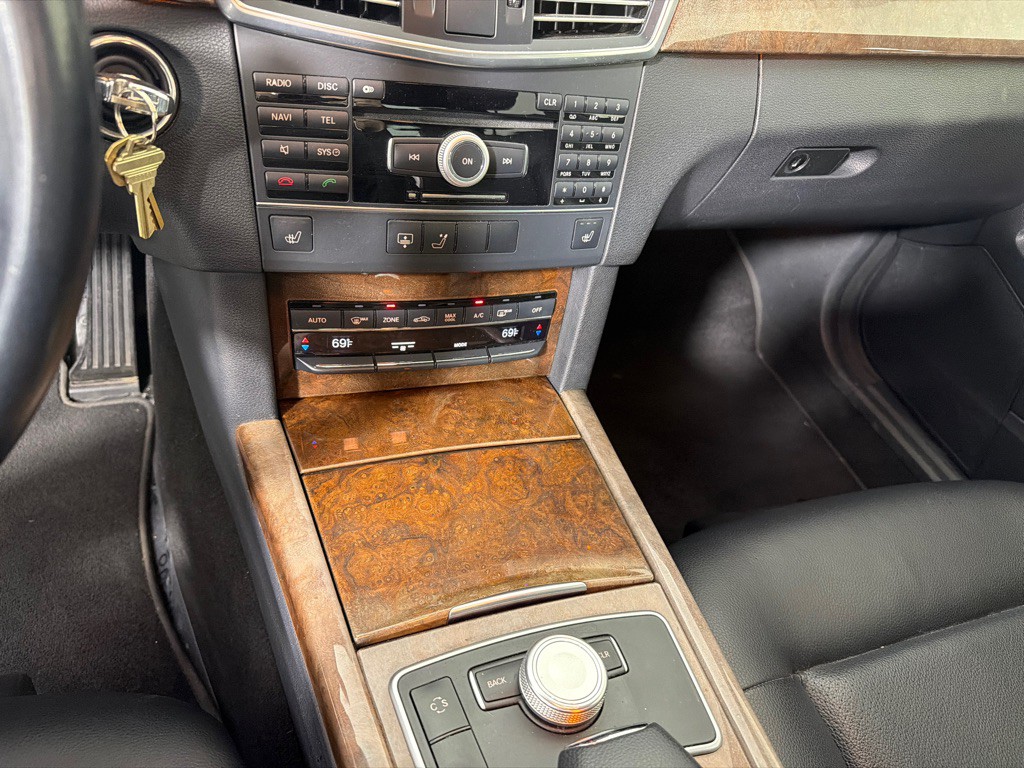 2011 Mercedes-Benz E-Class Image 19