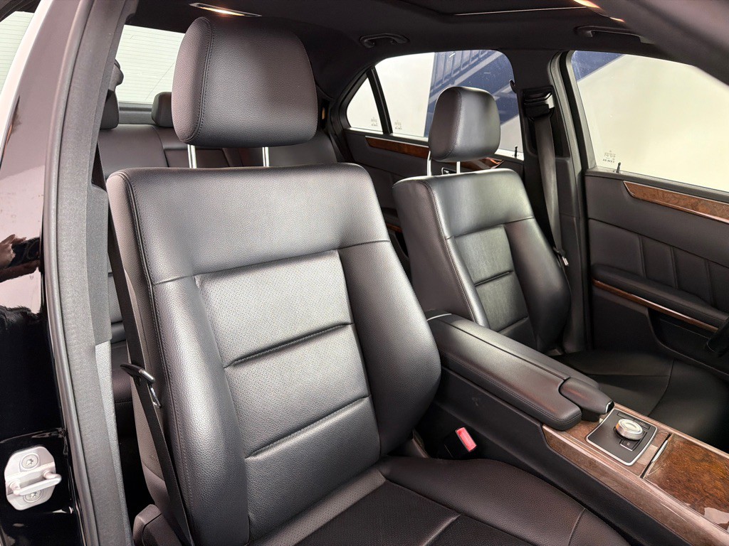 2011 Mercedes-Benz E-Class Image 25