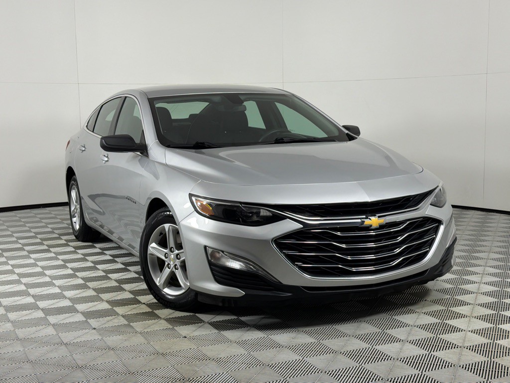 2019 Chevrolet Malibu Image 2