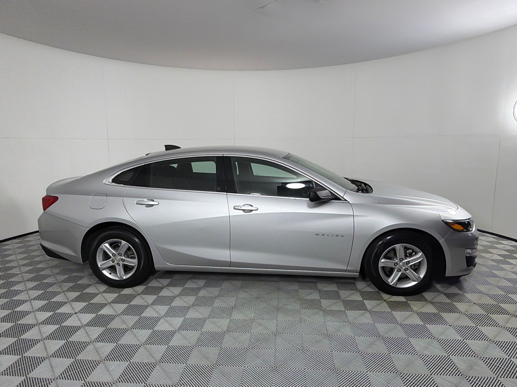 2019 Chevrolet Malibu Image 4