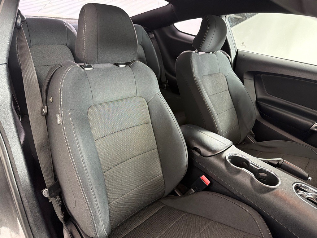 2015 Ford Mustang Image 20