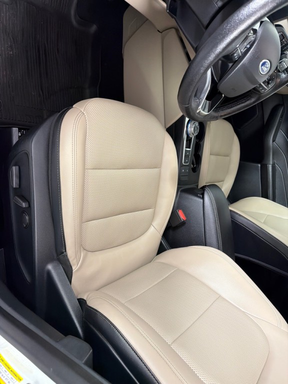 2021 Ford Escape Image 9