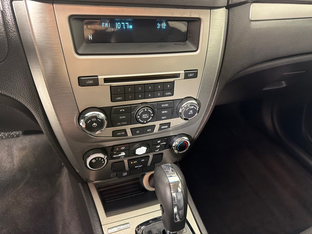 2011 Ford Fusion Image 17
