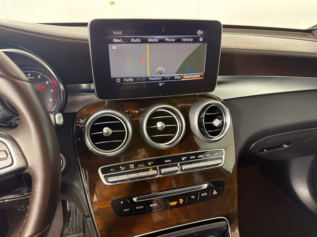 2017 Mercedes-Benz GLC-Class Image 16