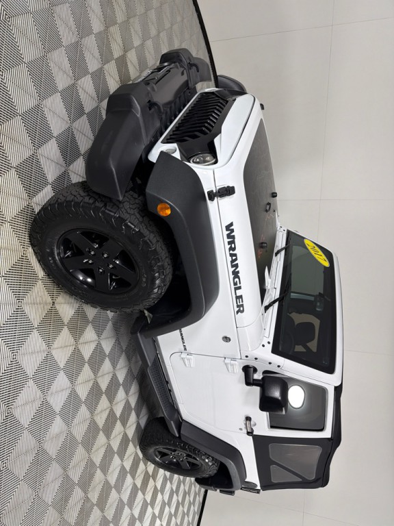 2017 Jeep Wrangler Image 9