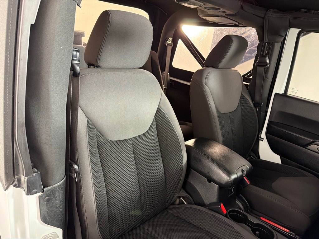 2017 Jeep Wrangler Image 21