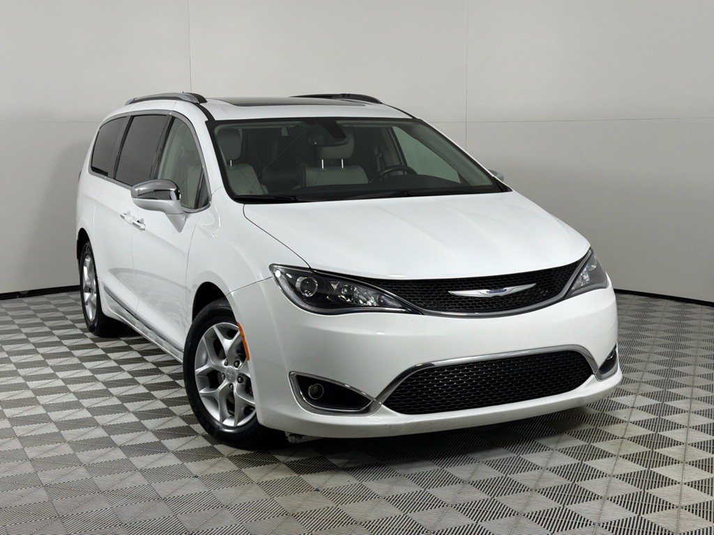 2020 Chrysler Pacifica Image 2